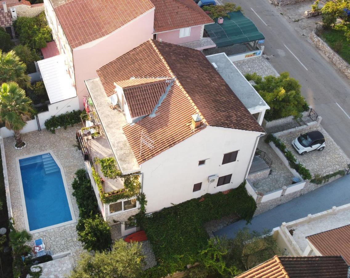 Apartments Priko Stari Grad  Buitenkant foto
