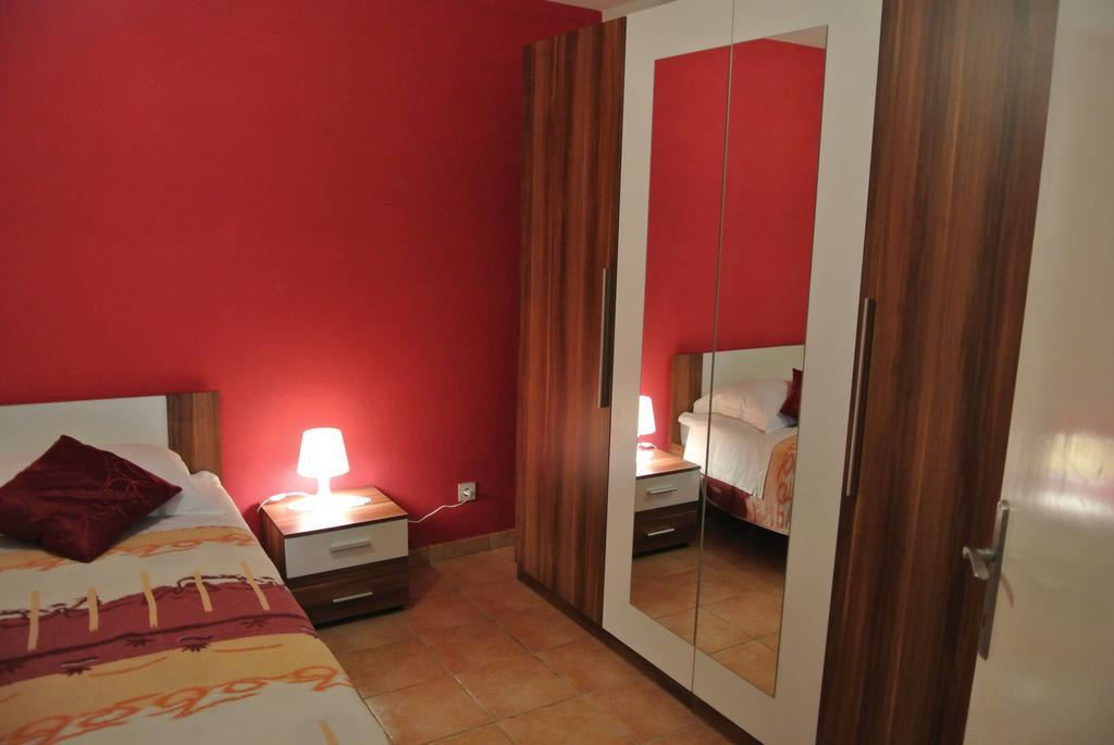 Apartments Priko Stari Grad  Kamer foto