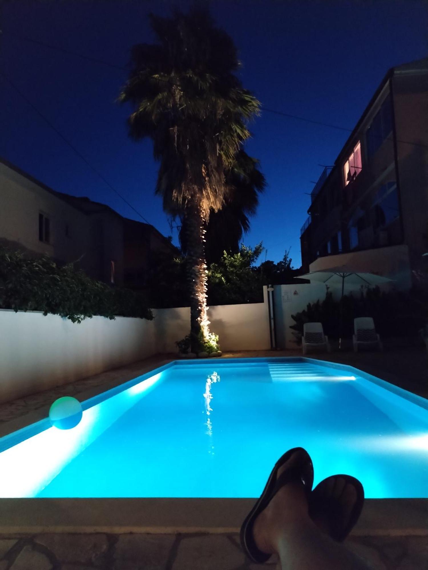 Apartments Priko Stari Grad  Buitenkant foto