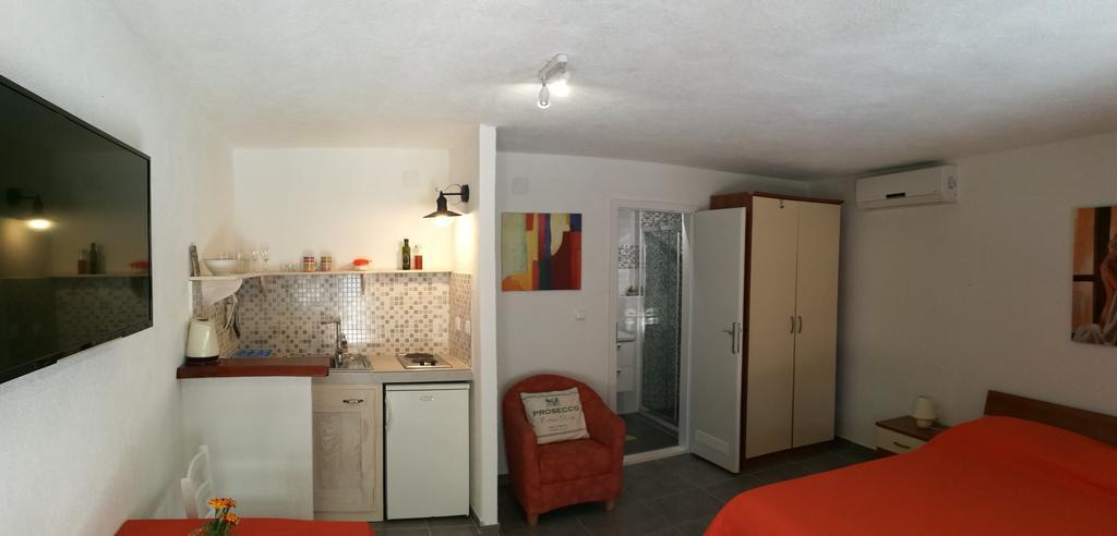 Apartments Priko Stari Grad  Buitenkant foto