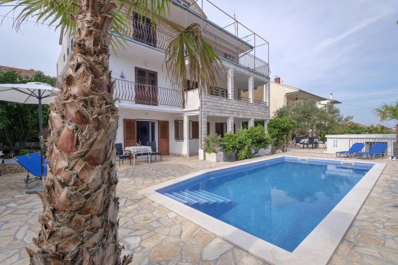 Apartments Priko Stari Grad  Buitenkant foto