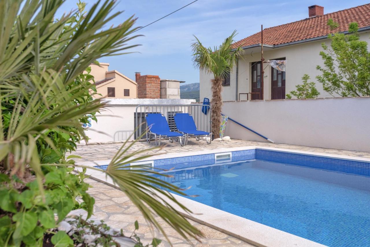 Apartments Priko Stari Grad  Buitenkant foto